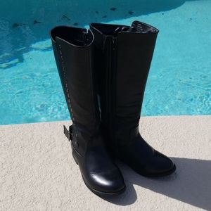 AVENUE Black Boots